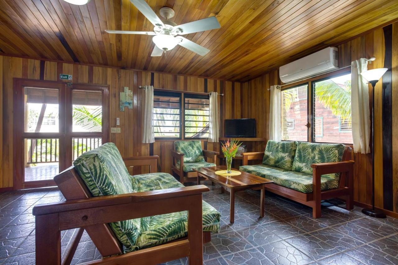 Driftwood Gardens Guesthouse Placencia エクステリア 写真