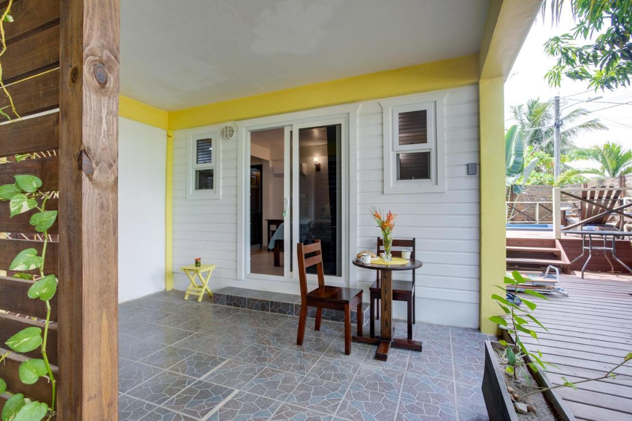 Driftwood Gardens Guesthouse Placencia エクステリア 写真